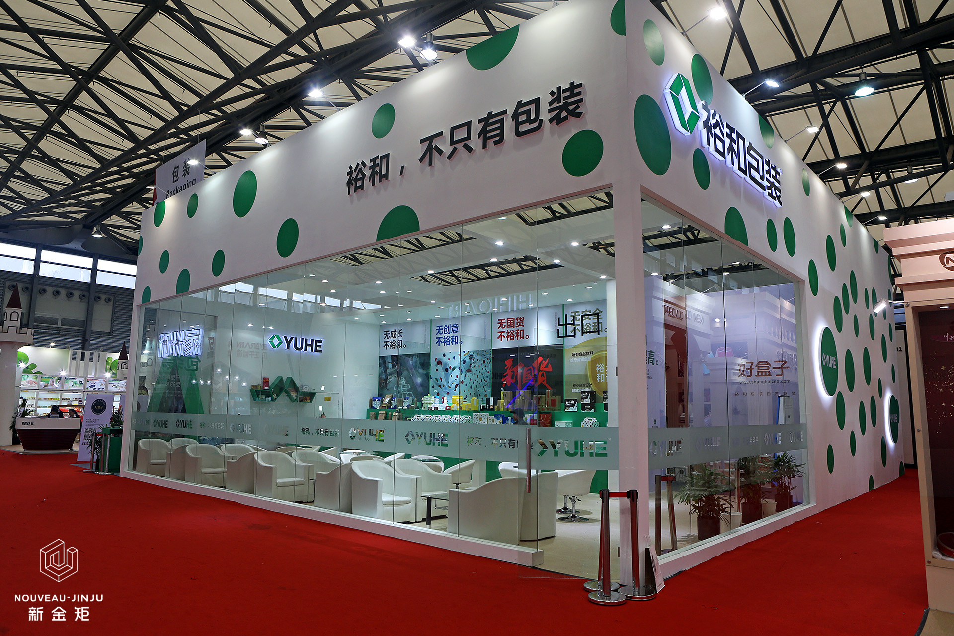 驚艷全場！這個展位堪稱藝術(shù)與企業(yè)的完美結(jié)合！